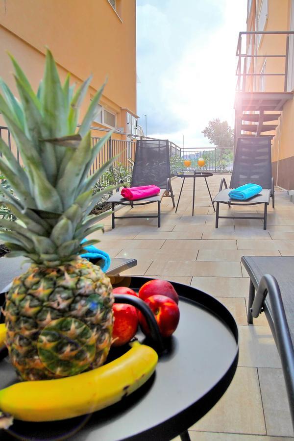 קאבטאט Bacan Family Apartments מראה חיצוני תמונה