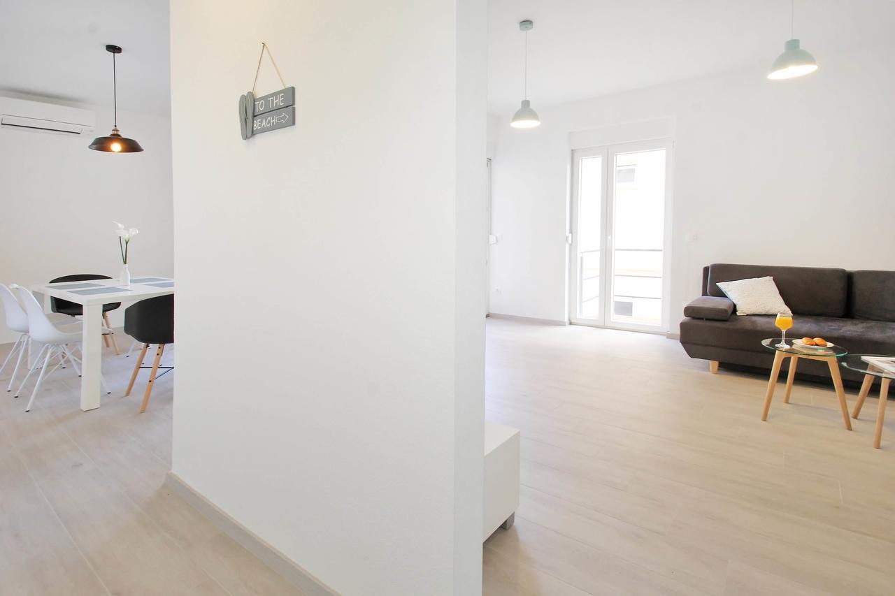 קאבטאט Bacan Family Apartments מראה חיצוני תמונה