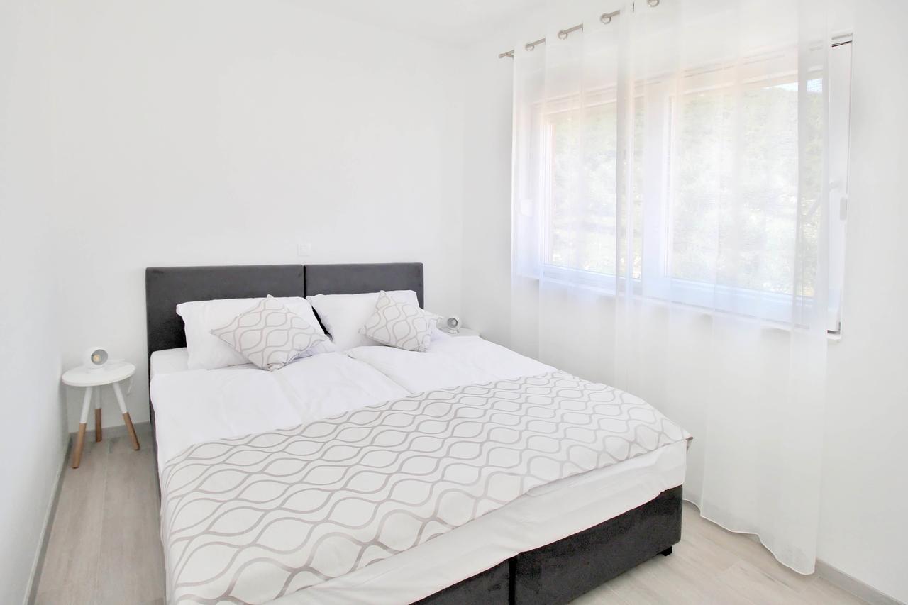 קאבטאט Bacan Family Apartments מראה חיצוני תמונה
