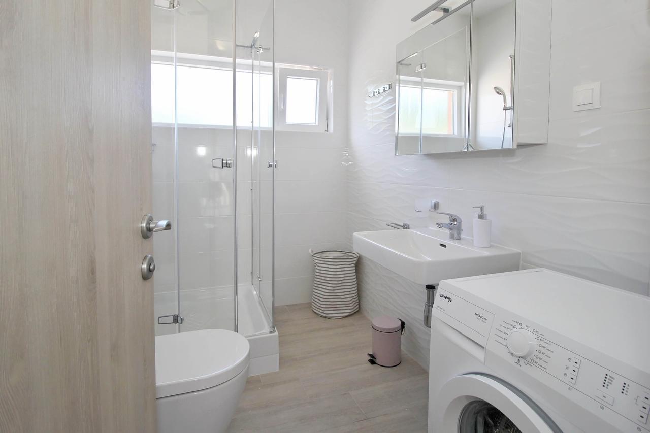 קאבטאט Bacan Family Apartments מראה חיצוני תמונה
