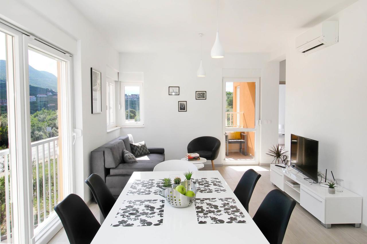 קאבטאט Bacan Family Apartments מראה חיצוני תמונה