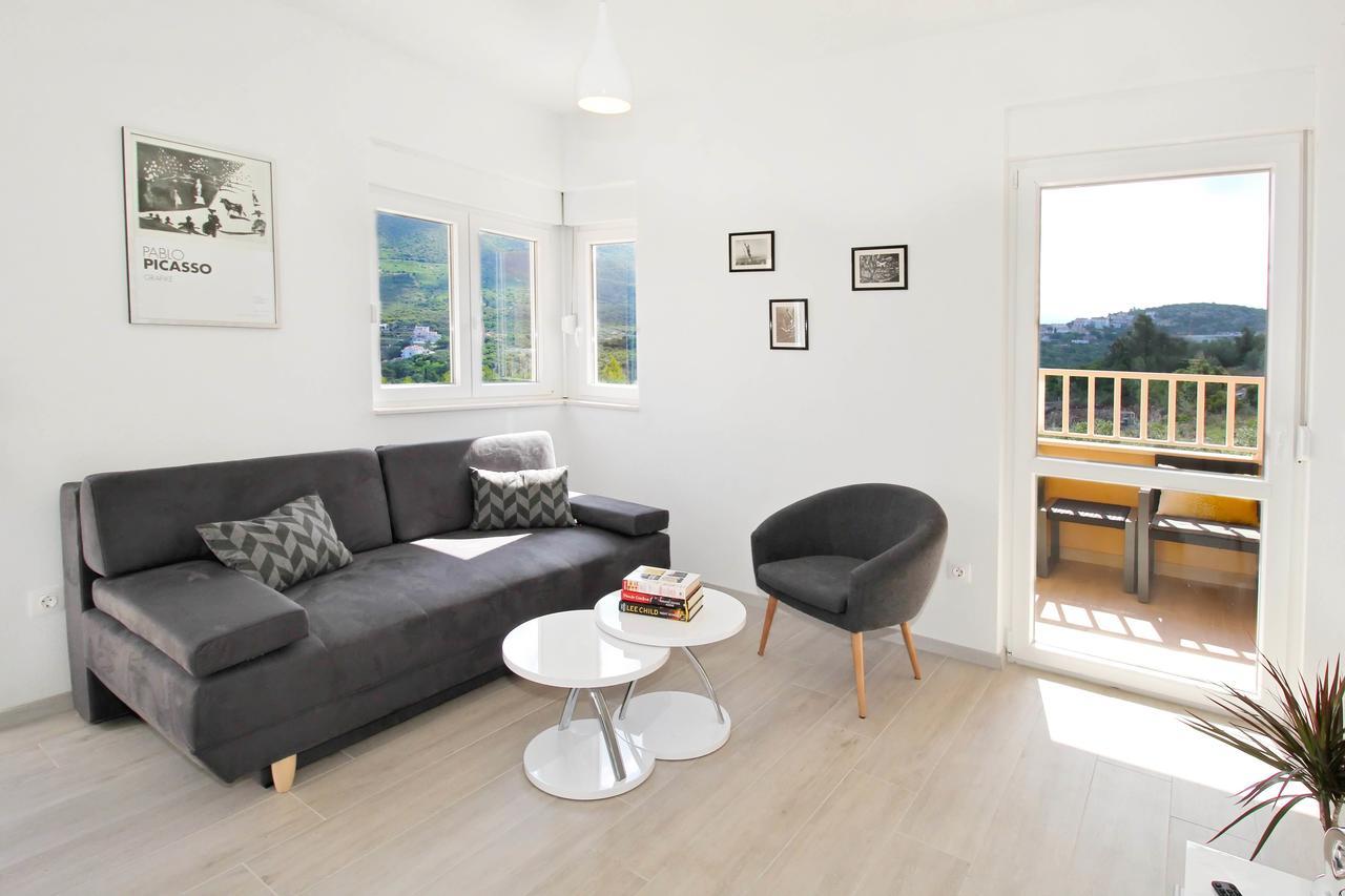 קאבטאט Bacan Family Apartments מראה חיצוני תמונה