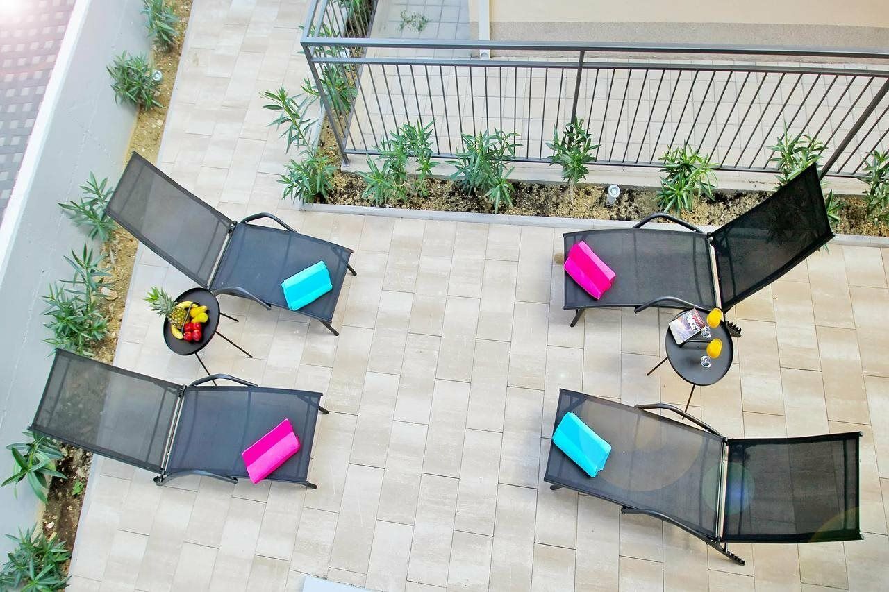 קאבטאט Bacan Family Apartments מראה חיצוני תמונה